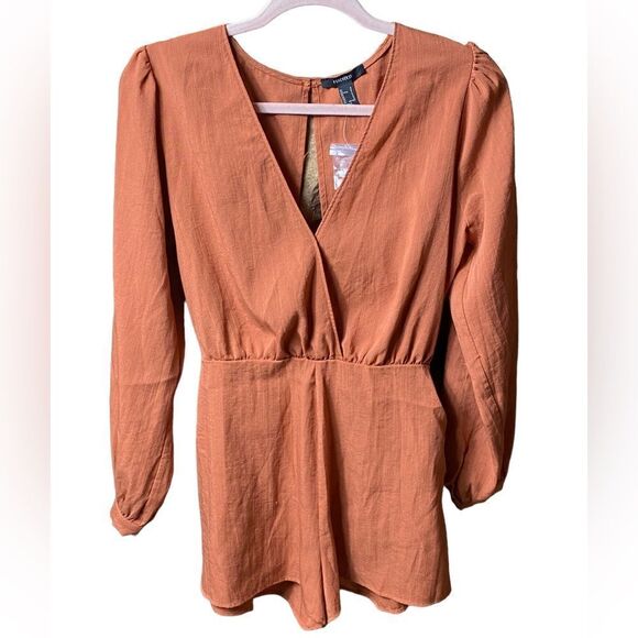 Forever 21 Wm’s Sz Med Burnt Orange Plunge V Neck Open Back Side Tie Romper - Picture 1 of 4